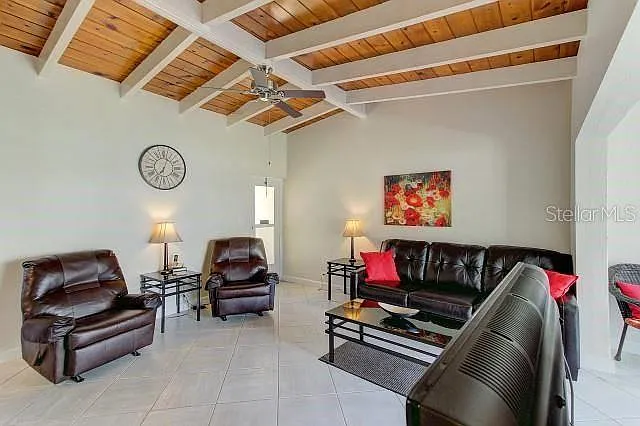 1 bed, 1.0 bath, 708 sqft, $5,370 — Photo 3