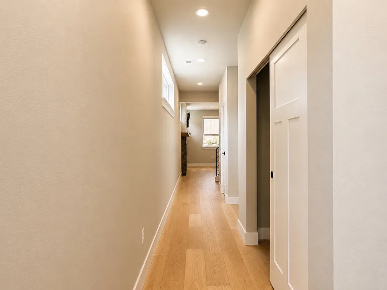 18532 Meridian Ave SE — Photo 3
