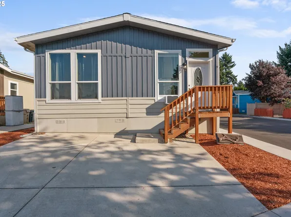 9700 SW Tualatin Rd #9, Tualatin, OR 97062