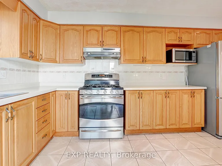 163 Daimler Dr — Photo 16