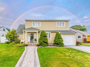 29 Underhill Ave, Syosset, NY 11791