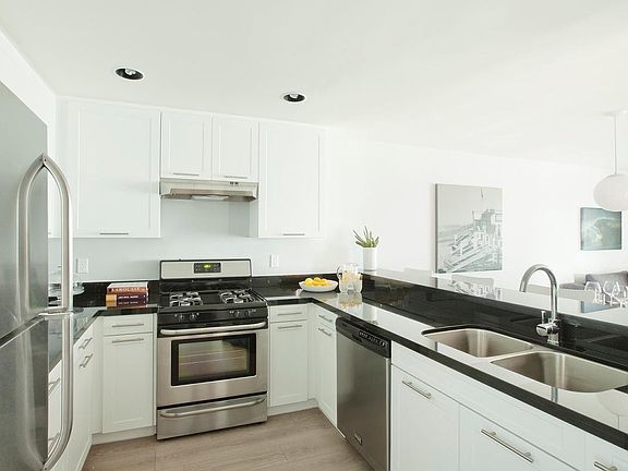 5th image of 1251 14th St APT 305