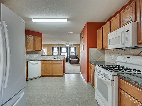 5th image of 5031 Lamppost Hill Ct