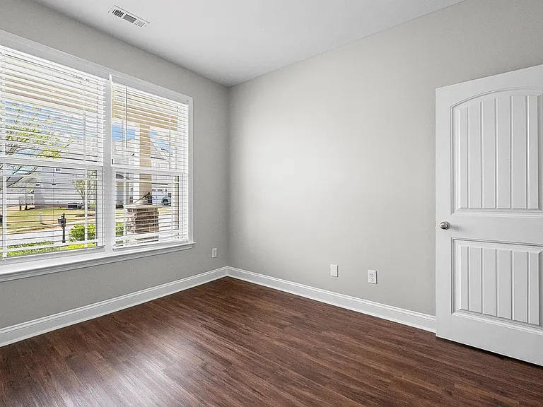 141 Bur Oak Dr — Photo 11