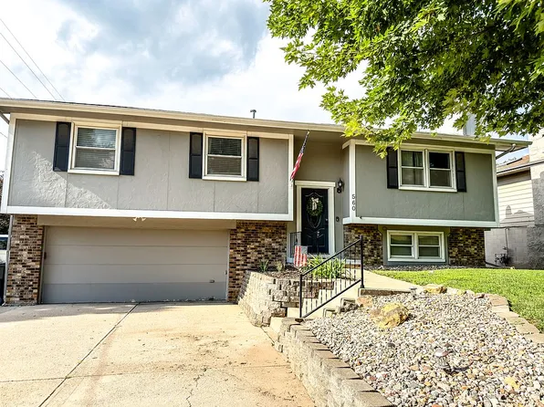 560 Elm St, Springfield, NE 68059