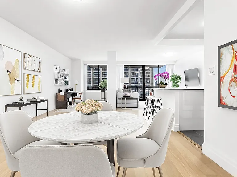 245 E 58th St #19D — Photo 3