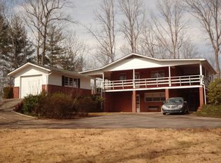 241 Mitten Ln, Franklin, NC 28734