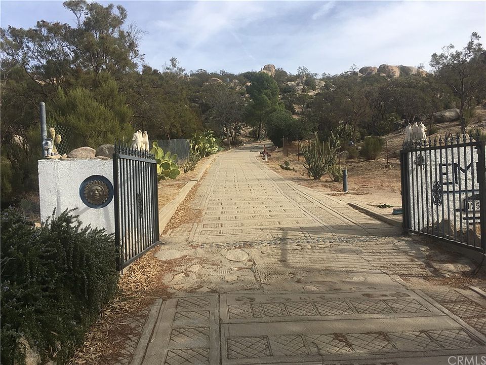 1st image of 42572 Saddleback Dr