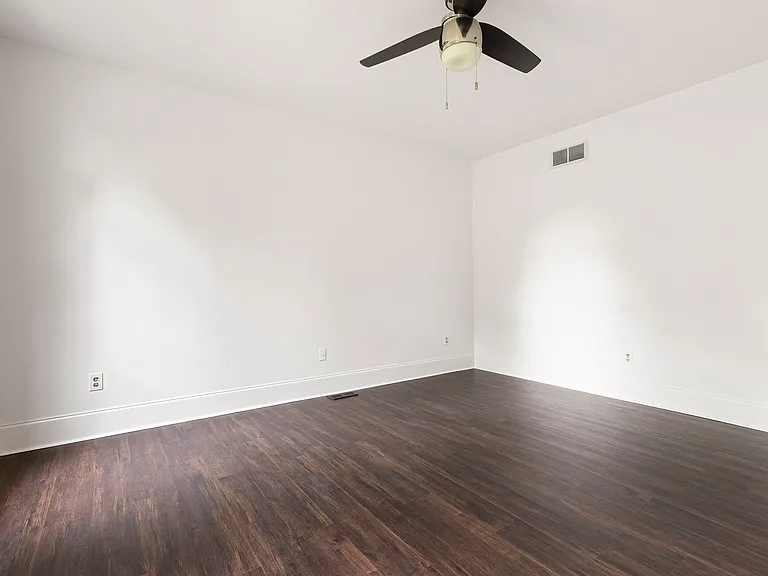 240 Timber Knoll Dr — Photo 8