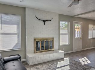 1208 Hupmobile Dr NE, Albuquerque, NM 87112