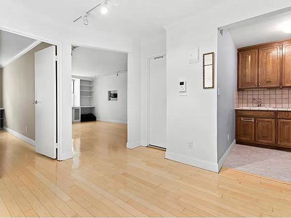 3rd image of 166 W 76th St APT 1D