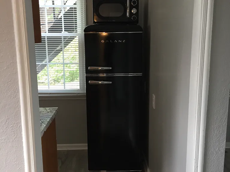 15 Webster Park Ave — Photo 11