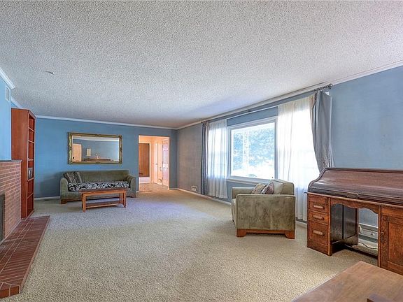 4th image of 1809 S Leslie Ave