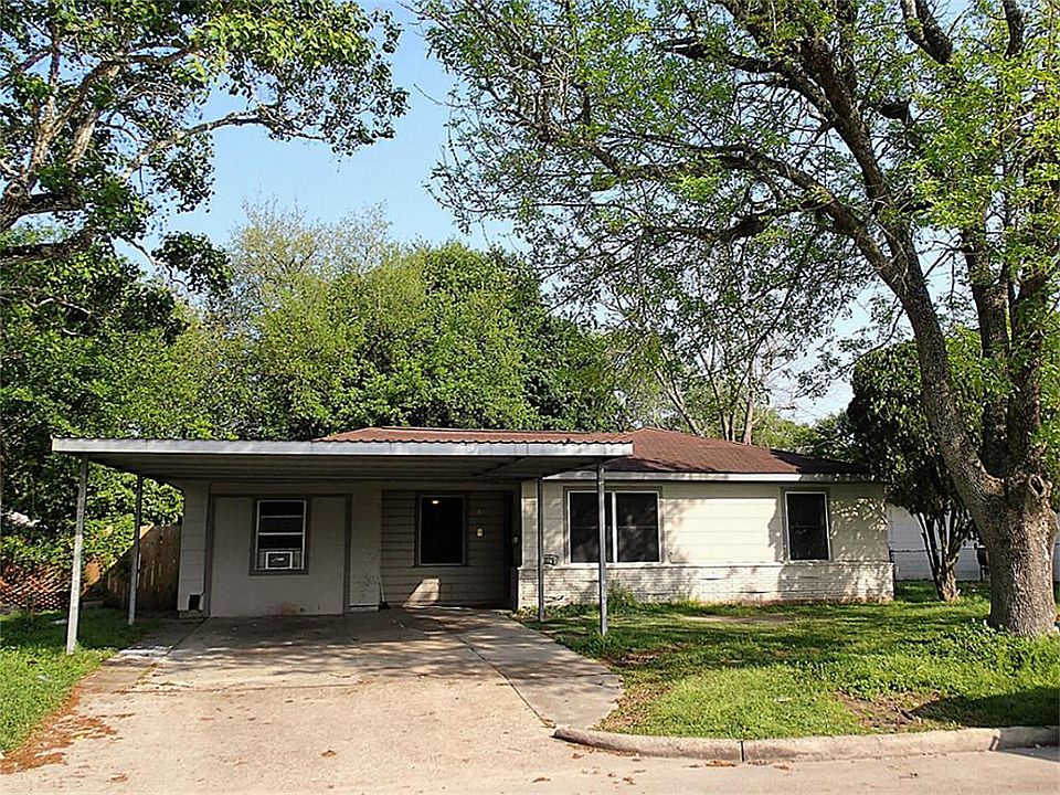 1st image of 203 Deanne St
