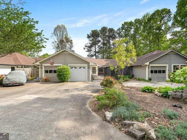 1126 Berkley Dr SE, Smyrna, GA 30082