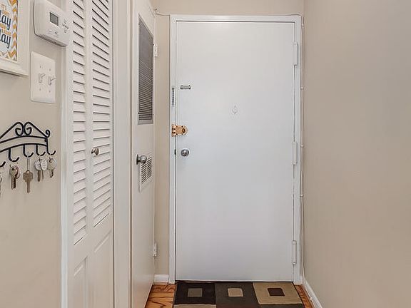 5th image of 10416 Rockville Pike
