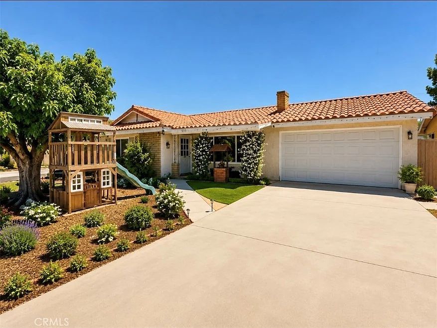 1st image of 1212 Turquoise St