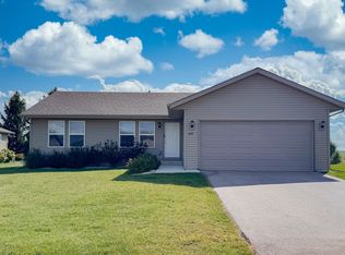 3041 Huntington Dr, Belvidere, IL 61008