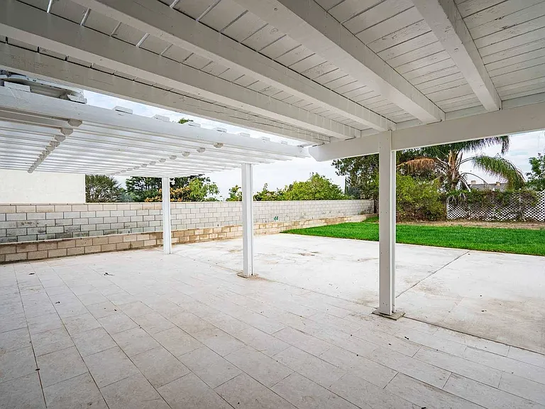 14833 Maywood Dr — Photo 32