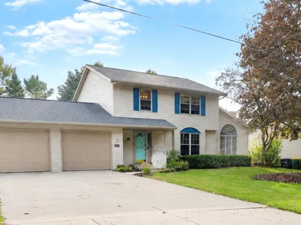 2141 S Point Rd, Green Bay, WI 54313