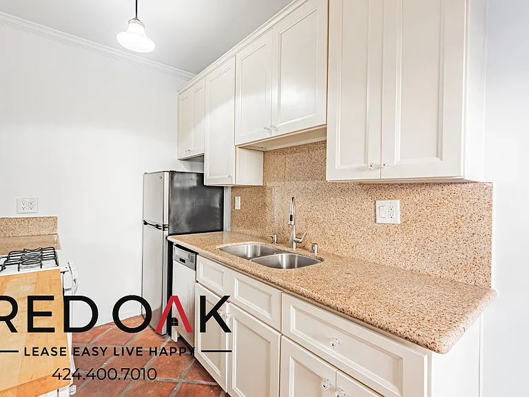 660 S Cochran Ave #108 — Photo 6