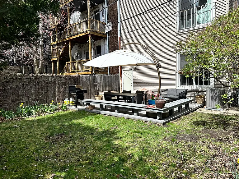 1119 W Belden Ave #1 — Photo 17