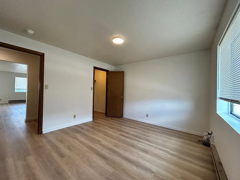 836 E Washington St — Photo 8