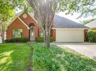 649 Cardinal Ridge Rd, Burleson, TX 76028