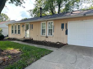 801 Castleton Dr, Champaign, IL 61821