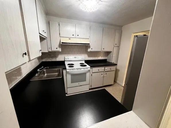 11 Cass St APT 1, West Roxbury, MA 02132