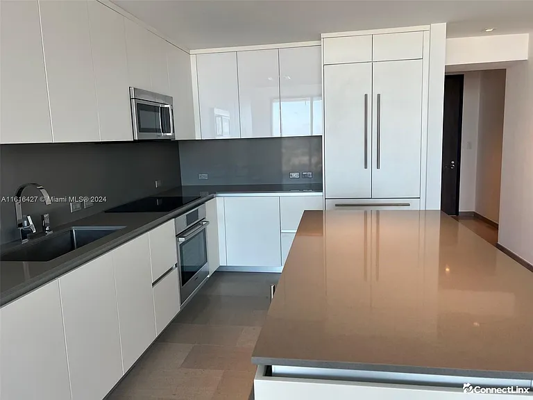 88 SW 7th St #2908 — Photo 6