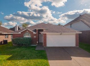 704 N Emma Dr, Arlington, TX