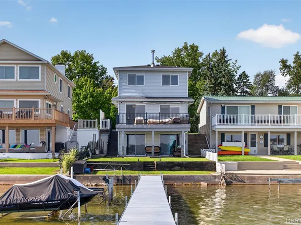 2400 Geneva Hwy, Manitou Beach, MI 49253