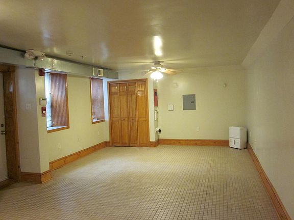 kitchen/living room facing forward