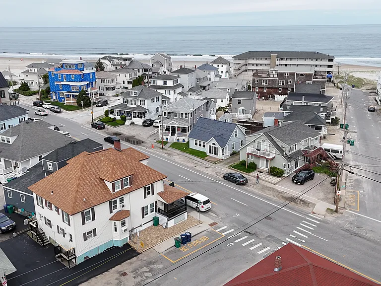 39 Ocean Blvd — Photo 1