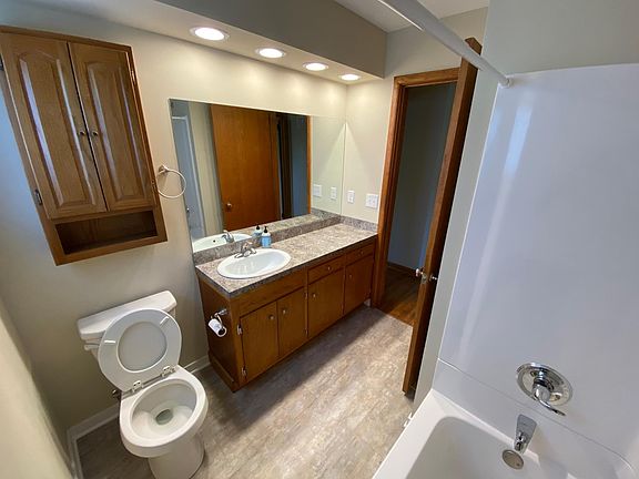 Main level full bathroom!