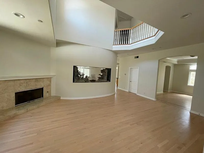 4 bed, 3.5 bath, 3000 sqft, $7,500 — Photo 4