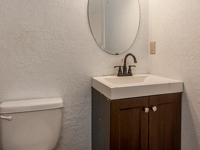 268 S French Broad Ave — Photo 22