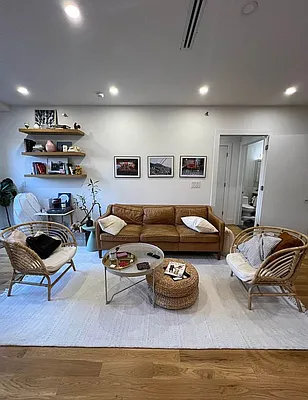 Rented by EXR | media 19