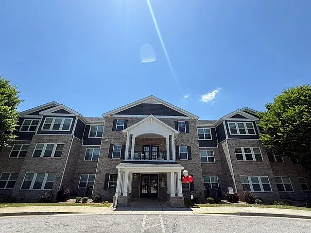 Crescent Villas — Photo 12