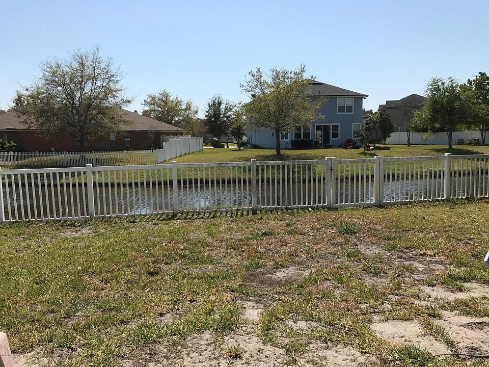 1st image of 203 Pine Arbor Cir