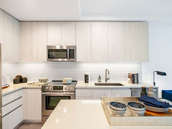 4th image of 1100 N Fayette St #3920713