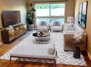 5585 E Pacific Coast Hwy, Long Beach, CA 90804
