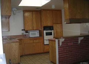 3rd image of 818 N Fuchsia Ave