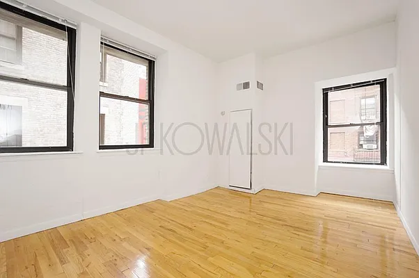 Rented by R New York | media 8