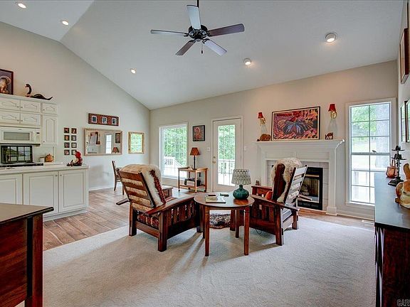 5th image of 208 Pebble Beach Dr