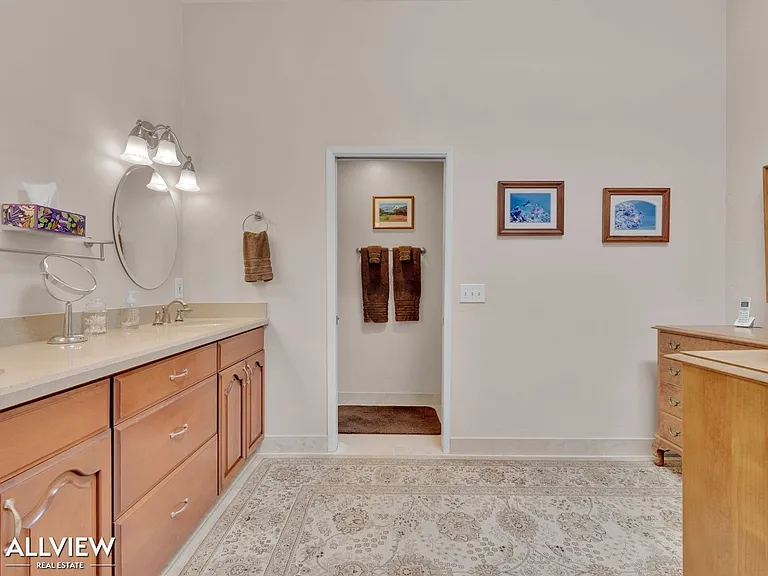 17547 Devereux Rd — Photo 13