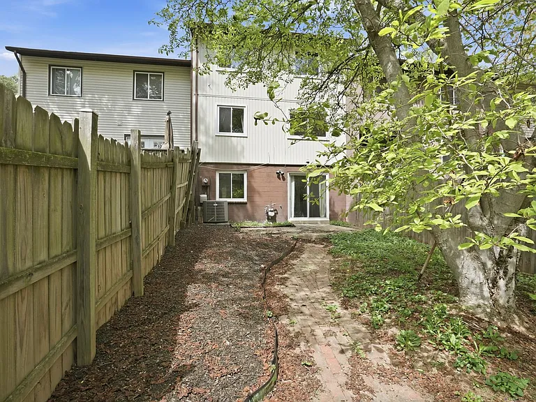 2916 Cantania Pl — Photo 19