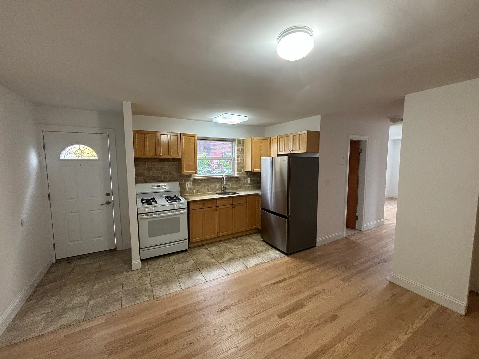 1 bed, $2,300 — Photo 3