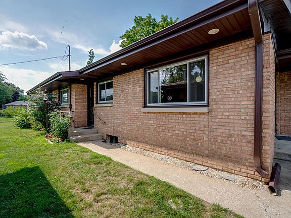 4th image of 4242 Waterview Dr